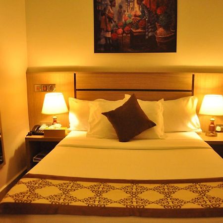 Moz One Executive Guest Rooms Agadez Mobushipe Esterno foto